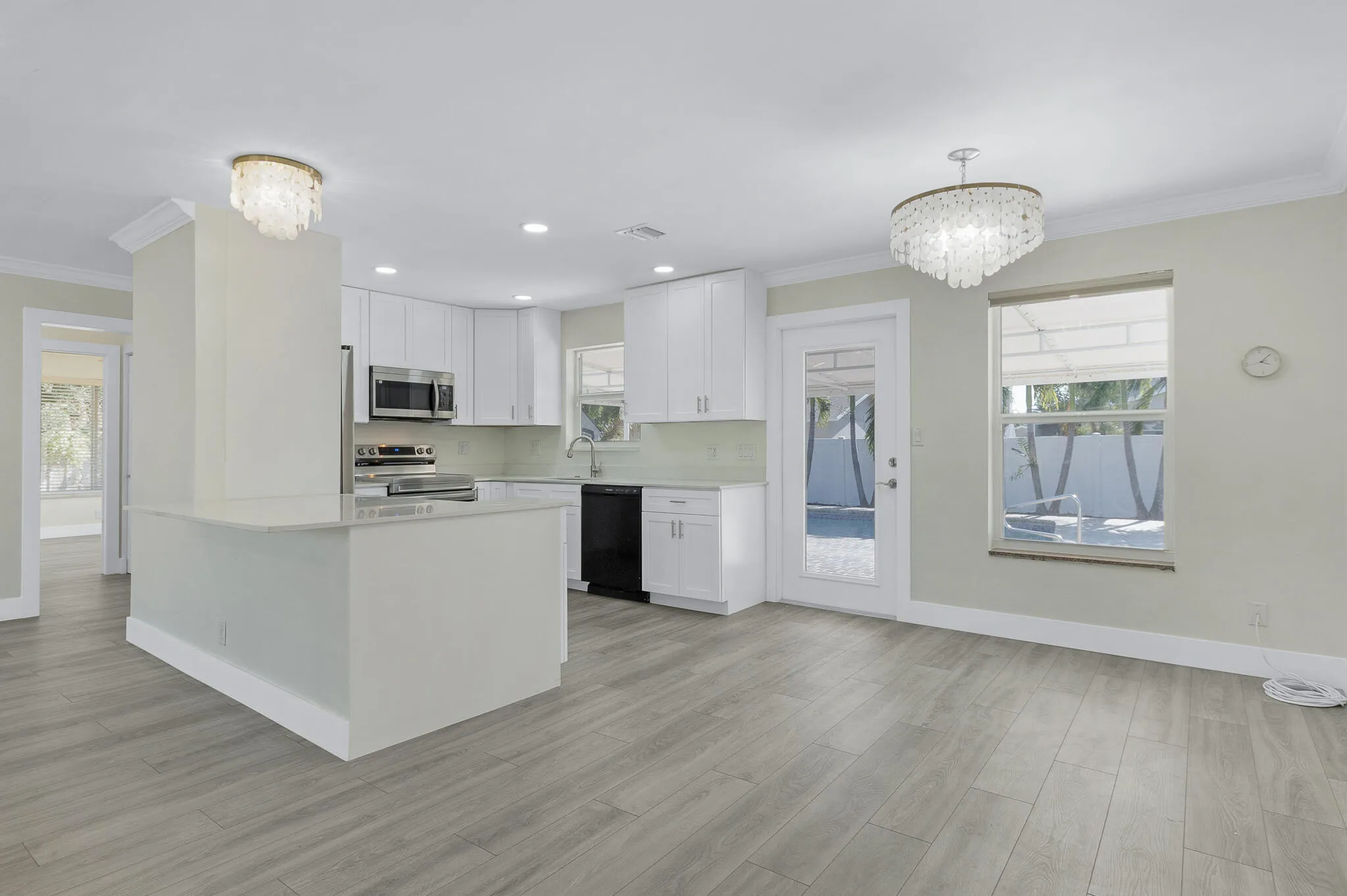 Kitchen & Dining Area