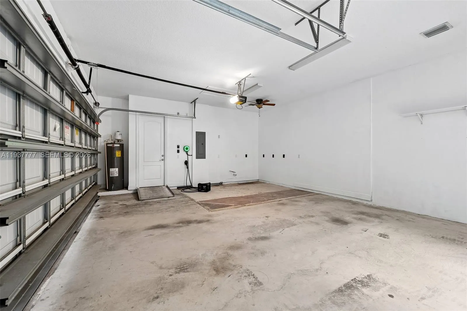 Photo 43 Photo 43