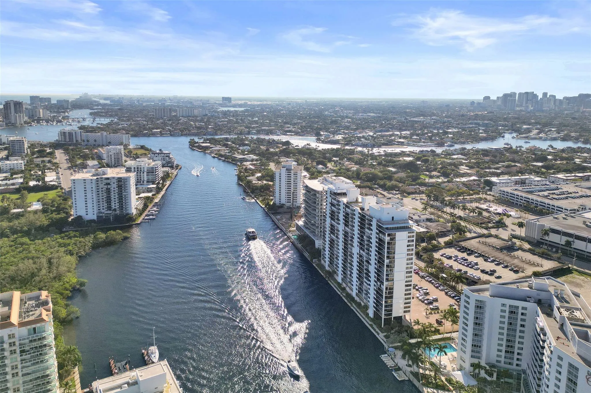 Always boat trafic