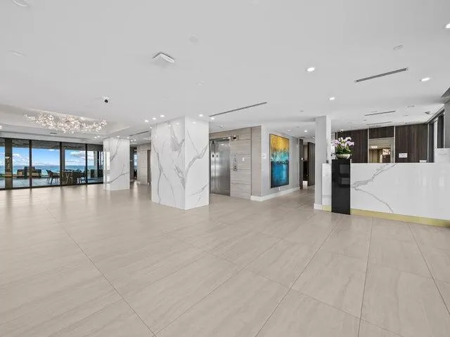 Elegant Lobby with 24 staff