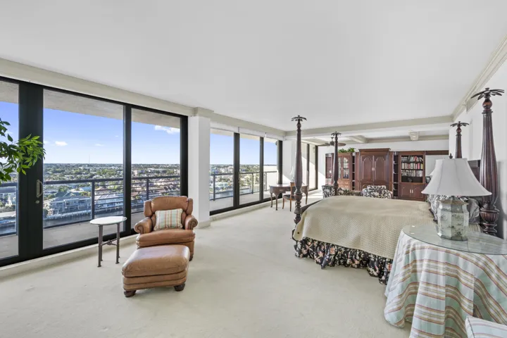 Expansive primary suite