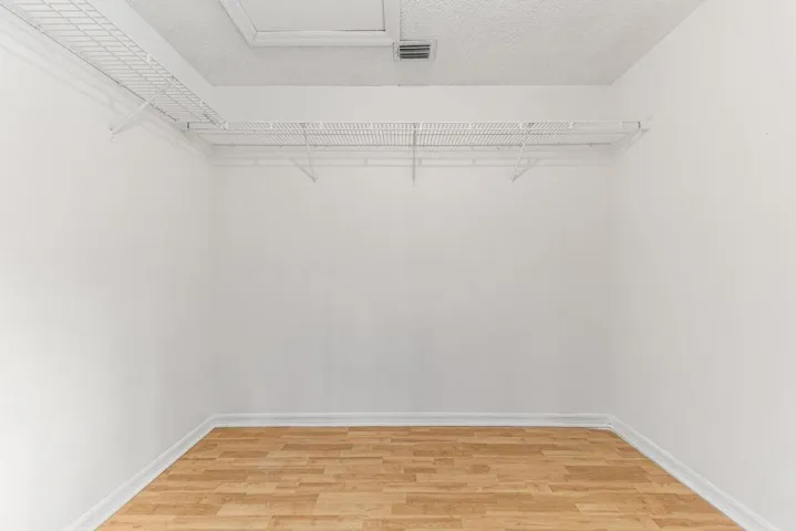 RX-10785355_17_0