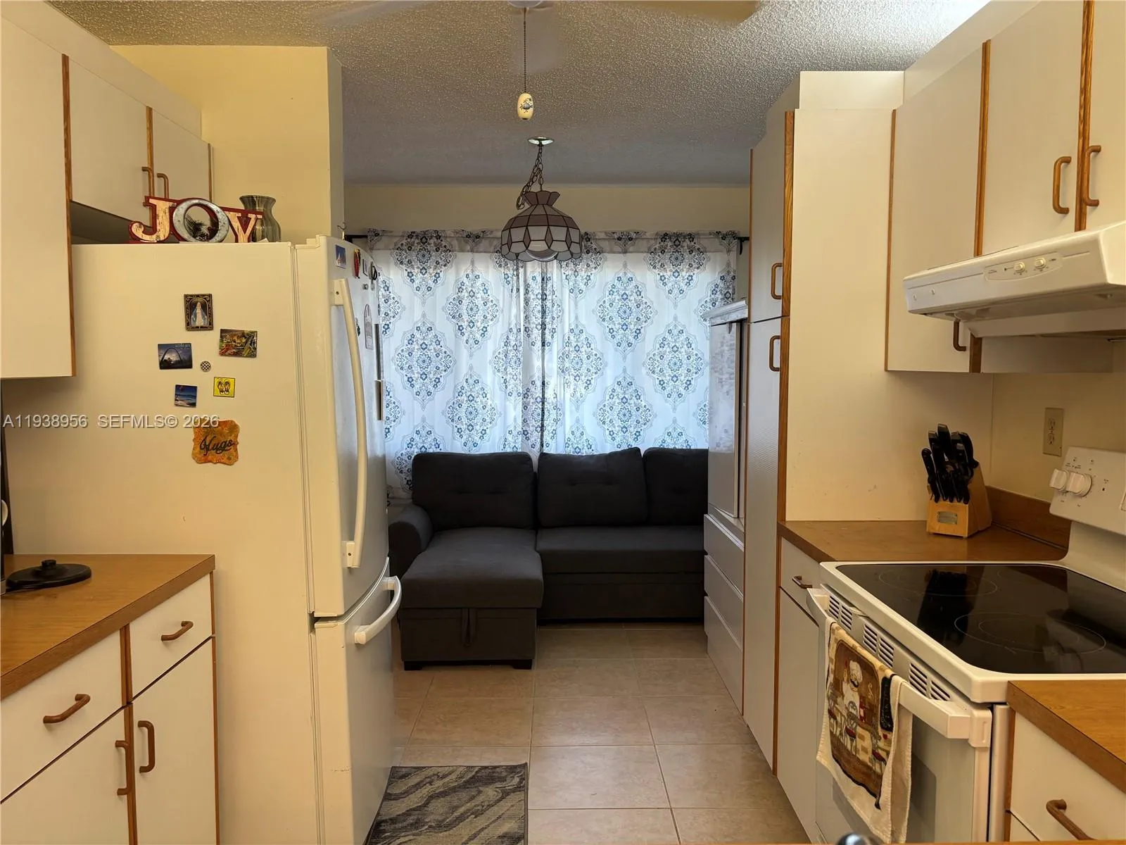 Extended kitchen showing breakfast nook