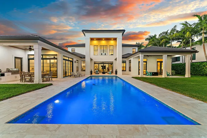 overlooking 120' of Jupiter's most scenic water views...