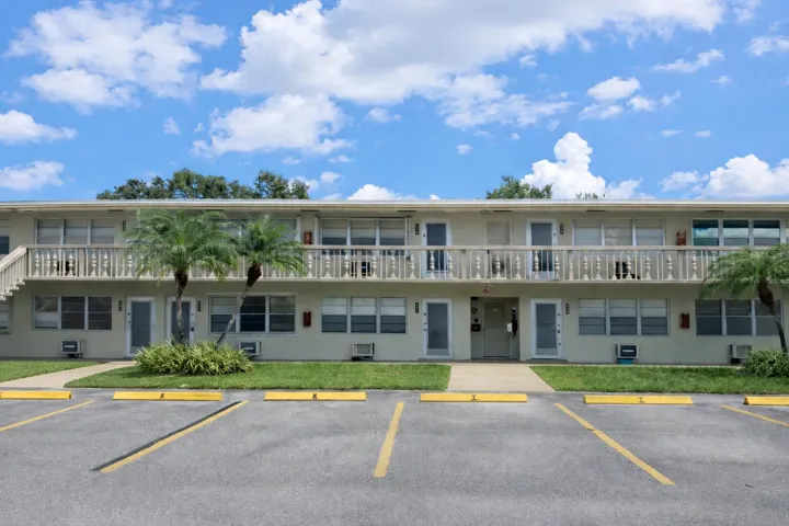 Exterior / Building