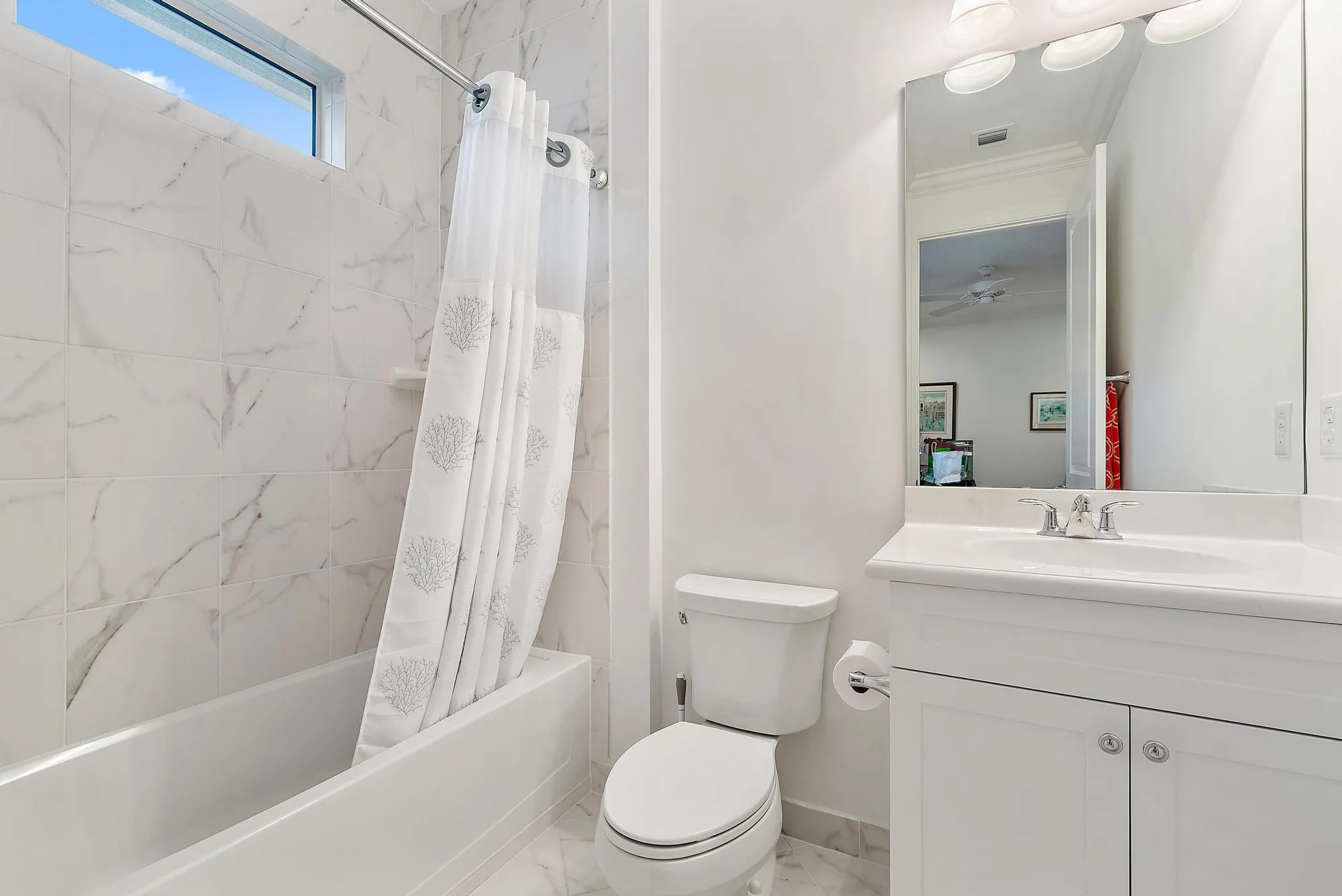 Guest bedroom 3 full bathroom with tub/shower combo
