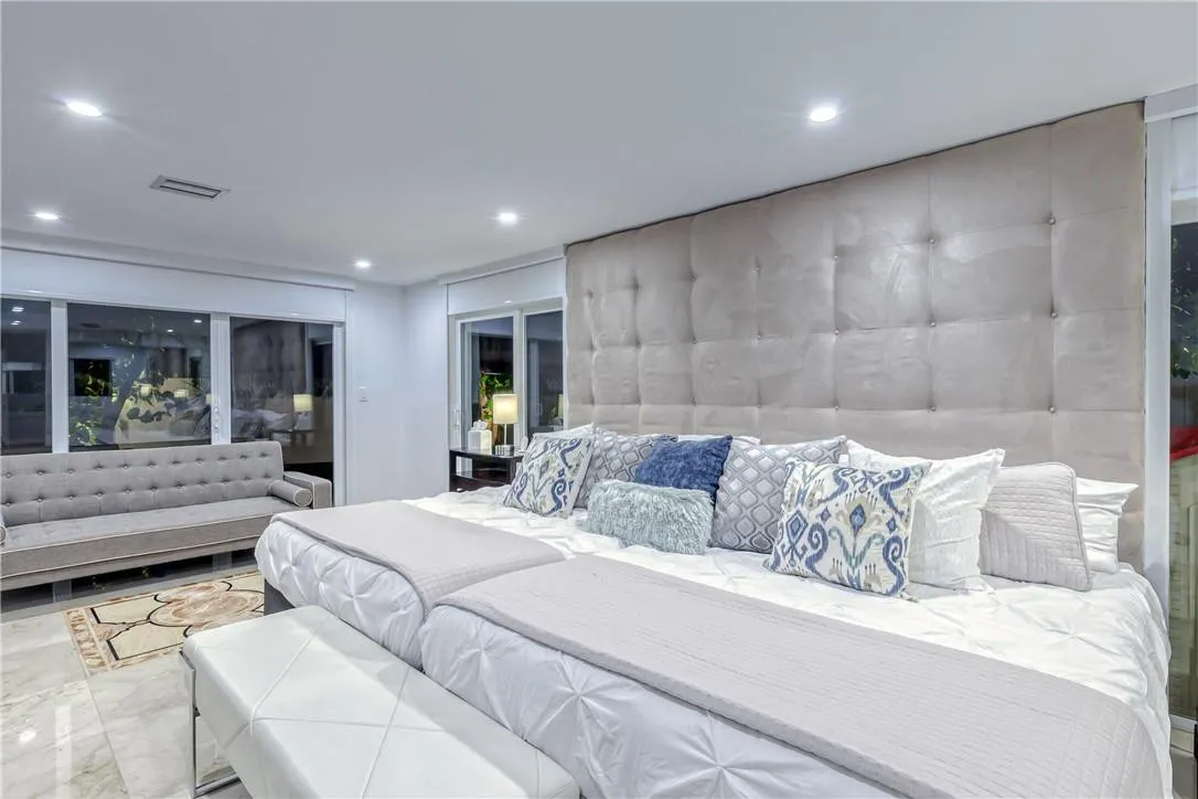 Primary Suite!!