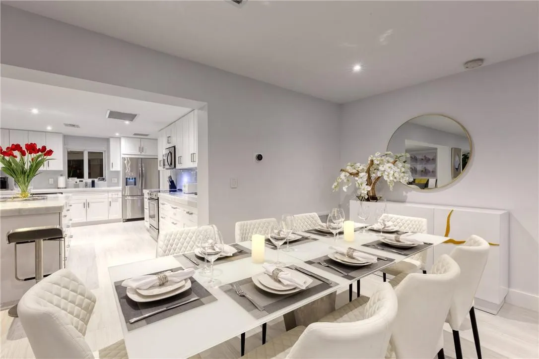 Comfy dining....