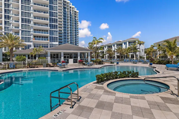 Community Pool & Spa