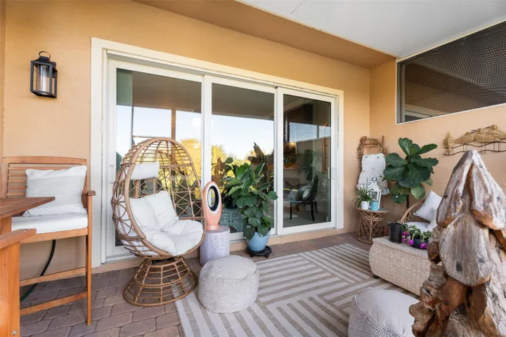 COZY COVERED SCREENED PRIVATE PATIO