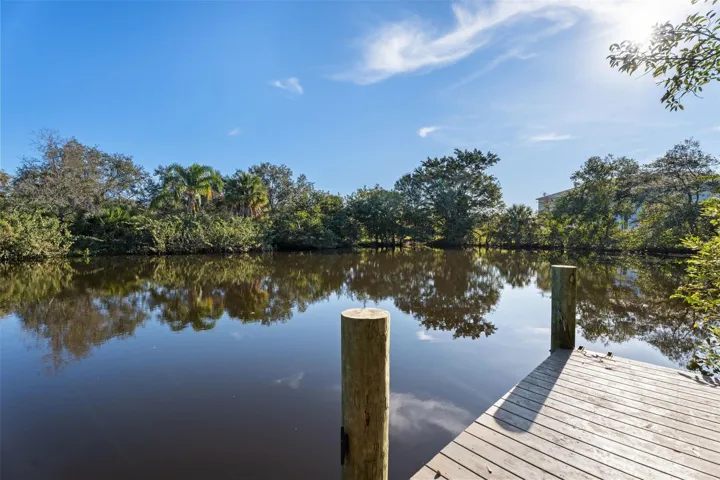 COMMUNITY DOCK