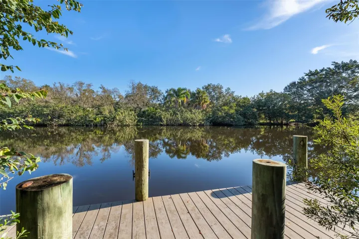 COMMUNITY DOCK