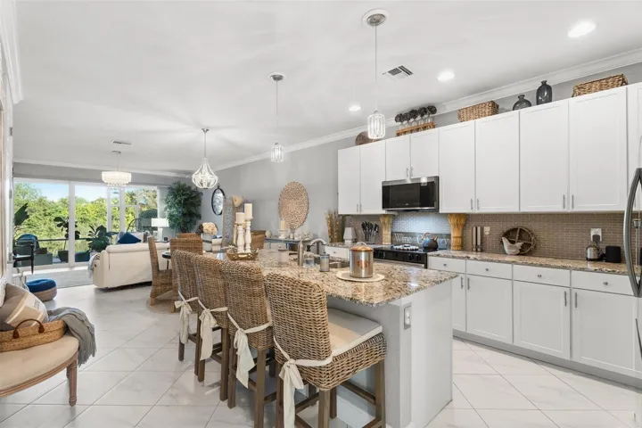 NICE OPEN KITCHEN