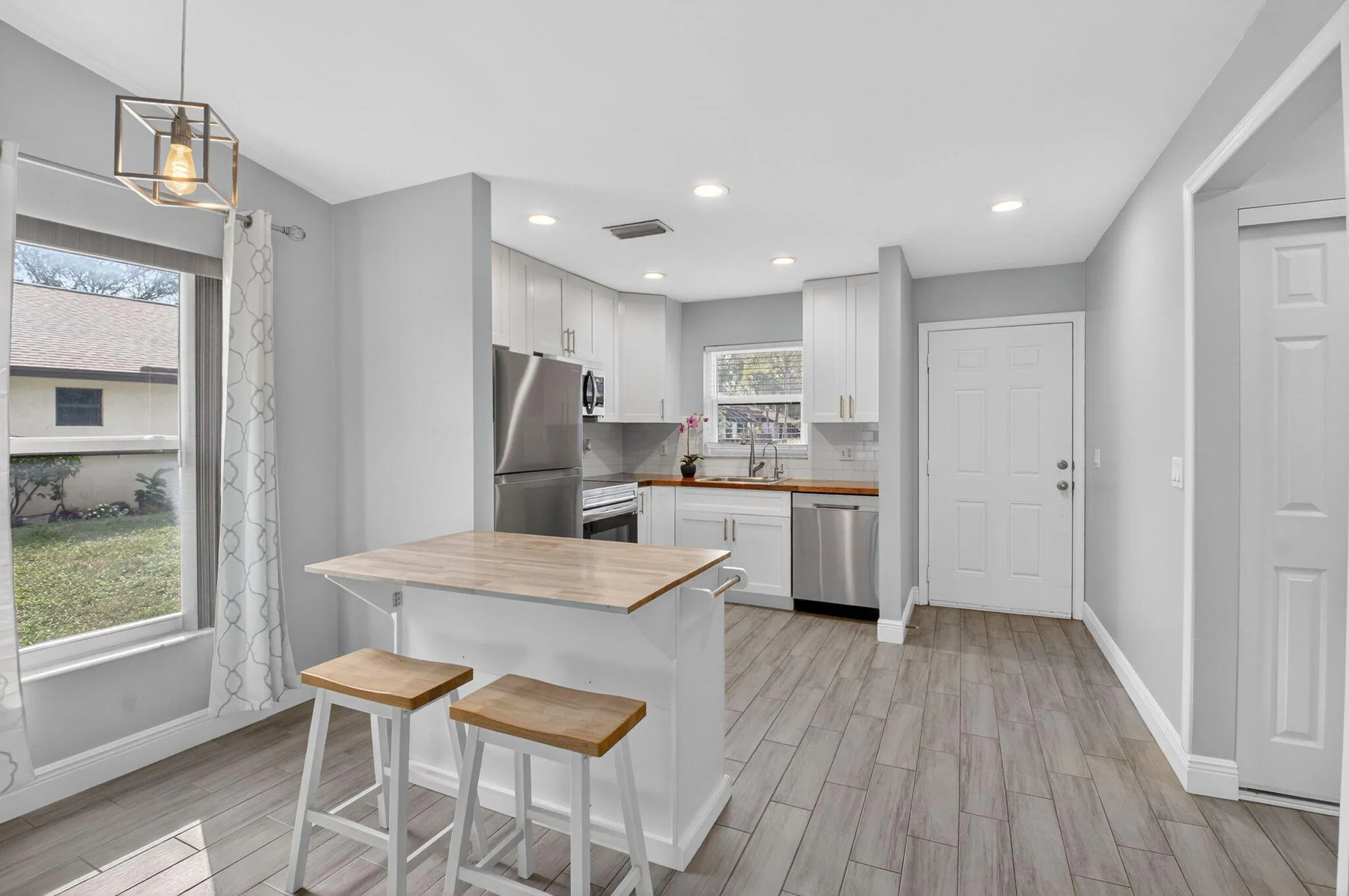 BUTCHER BLOCK COUNTERTOPS