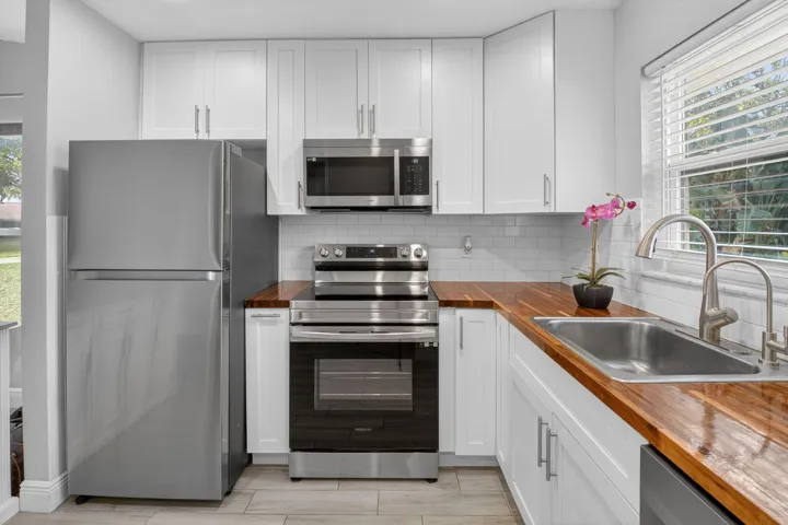 BUTCHER BLOCK COUNTERTOPS