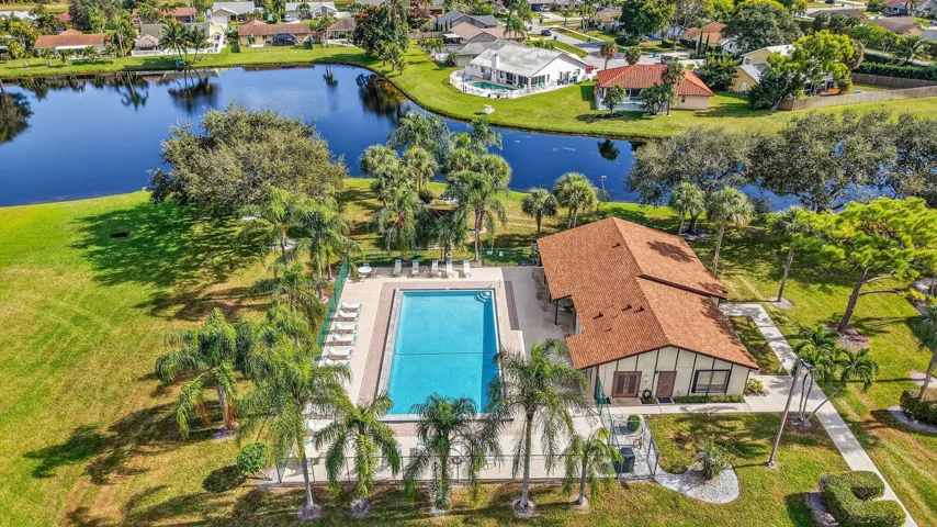 HEATED COMMUNITY POOL/CLUBHOUSE