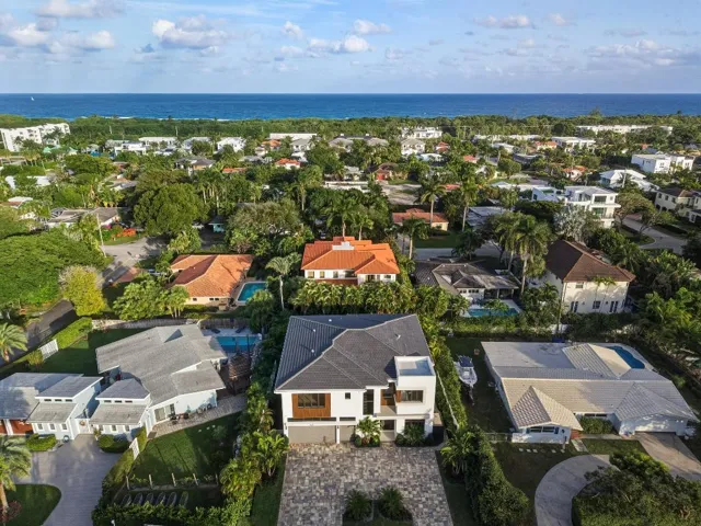 450 NE Spanish Ct Boca Raton FL-3