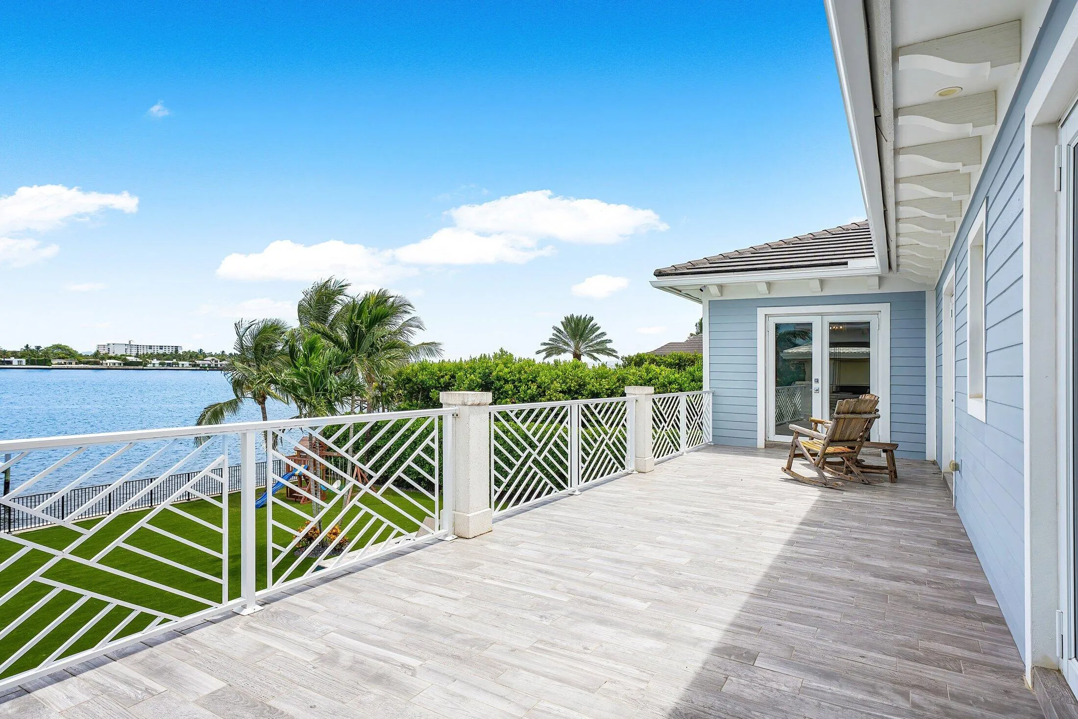 043-2100NotreDameDrive-LakeWorthBeach-FL