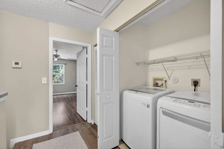 LAUNDRY UPSTAIRS