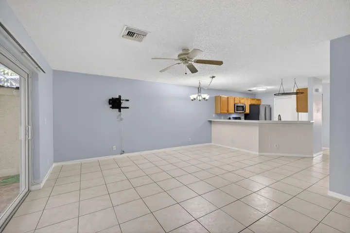 Living/Kitchen