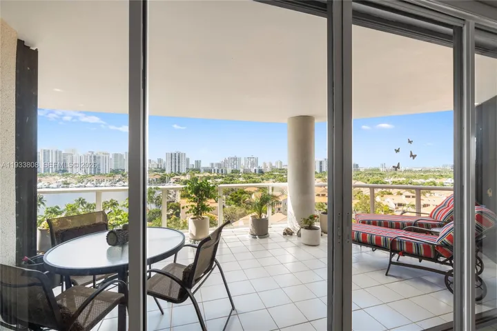 Great terrace for entertaining.