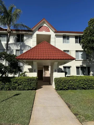 01 - 110 Half Moon Cir C1 - Exterior