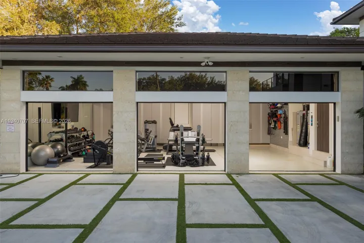 Garage/Gym