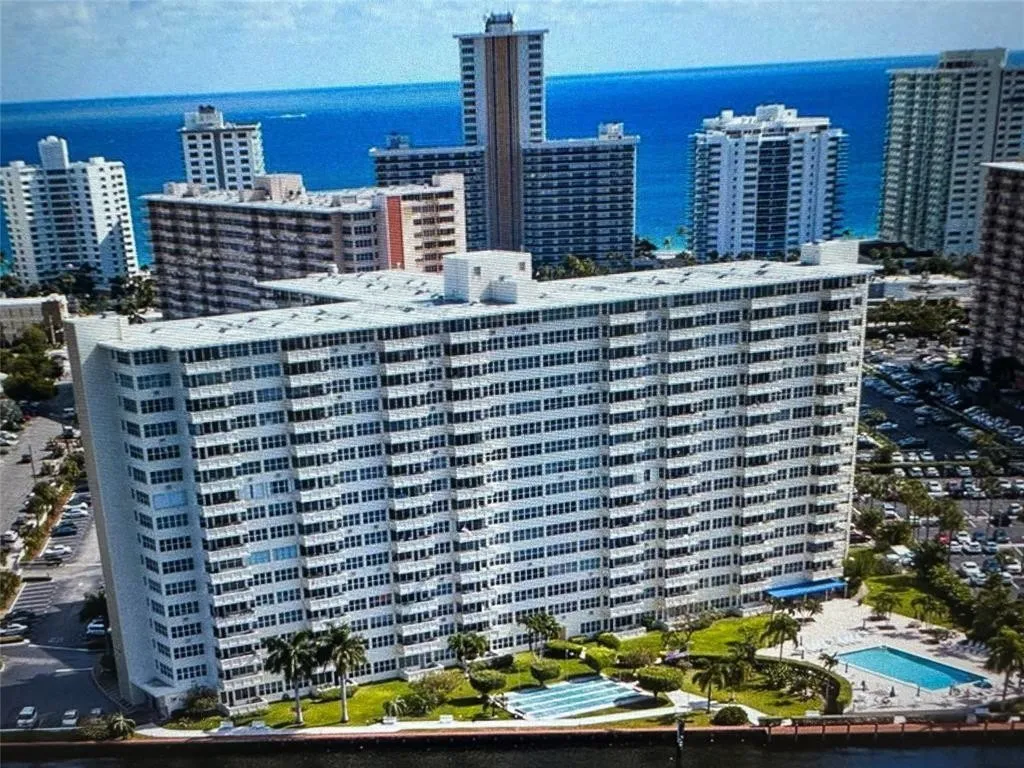 one block to the ocean..