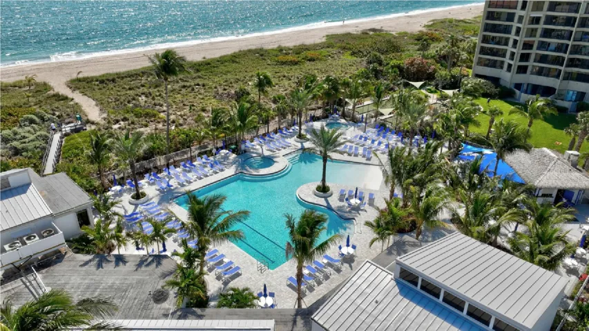RESORT STYLE POOL....
