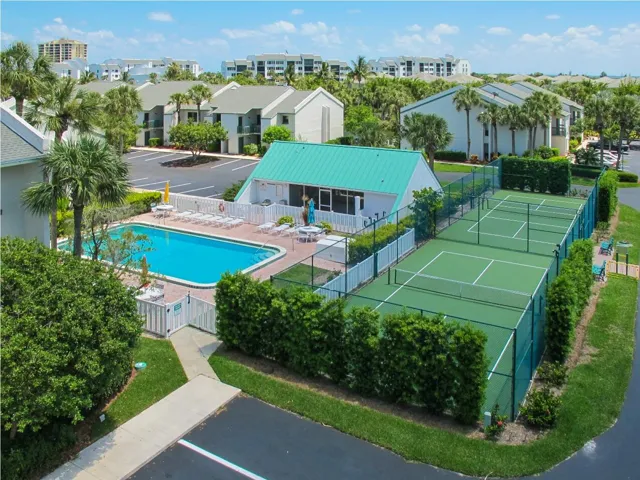 BEACHTREE POOL AND PICKLE COURT.......