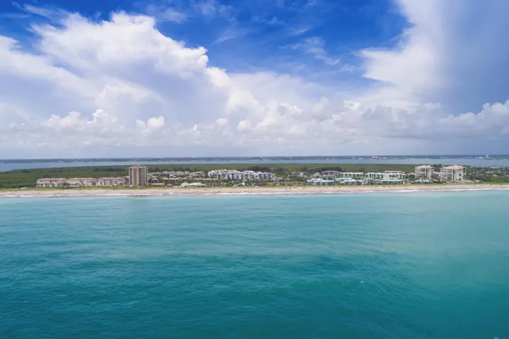 BEAUTIFUL ISLAND LOCATION!
