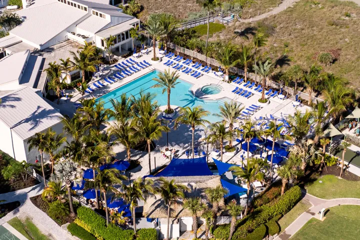 MAIN POOL, TIKI BAR, RESTAURANT....