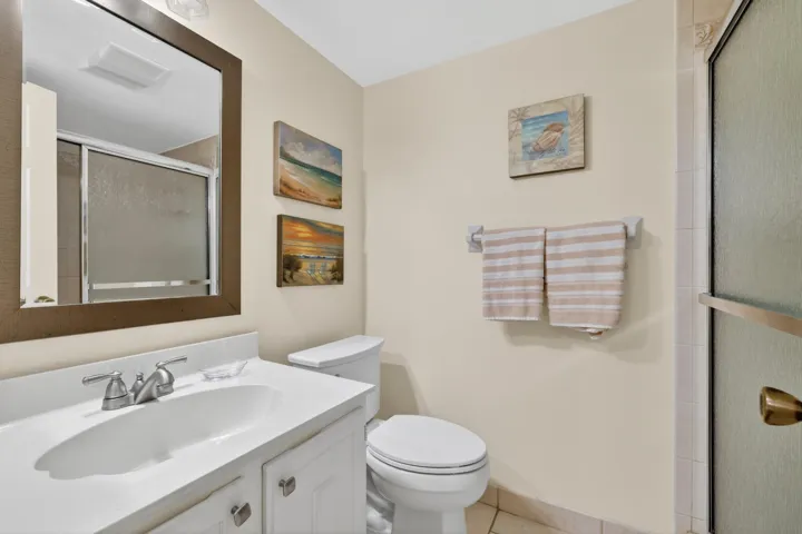 MSTER BATH WITH SHOWER