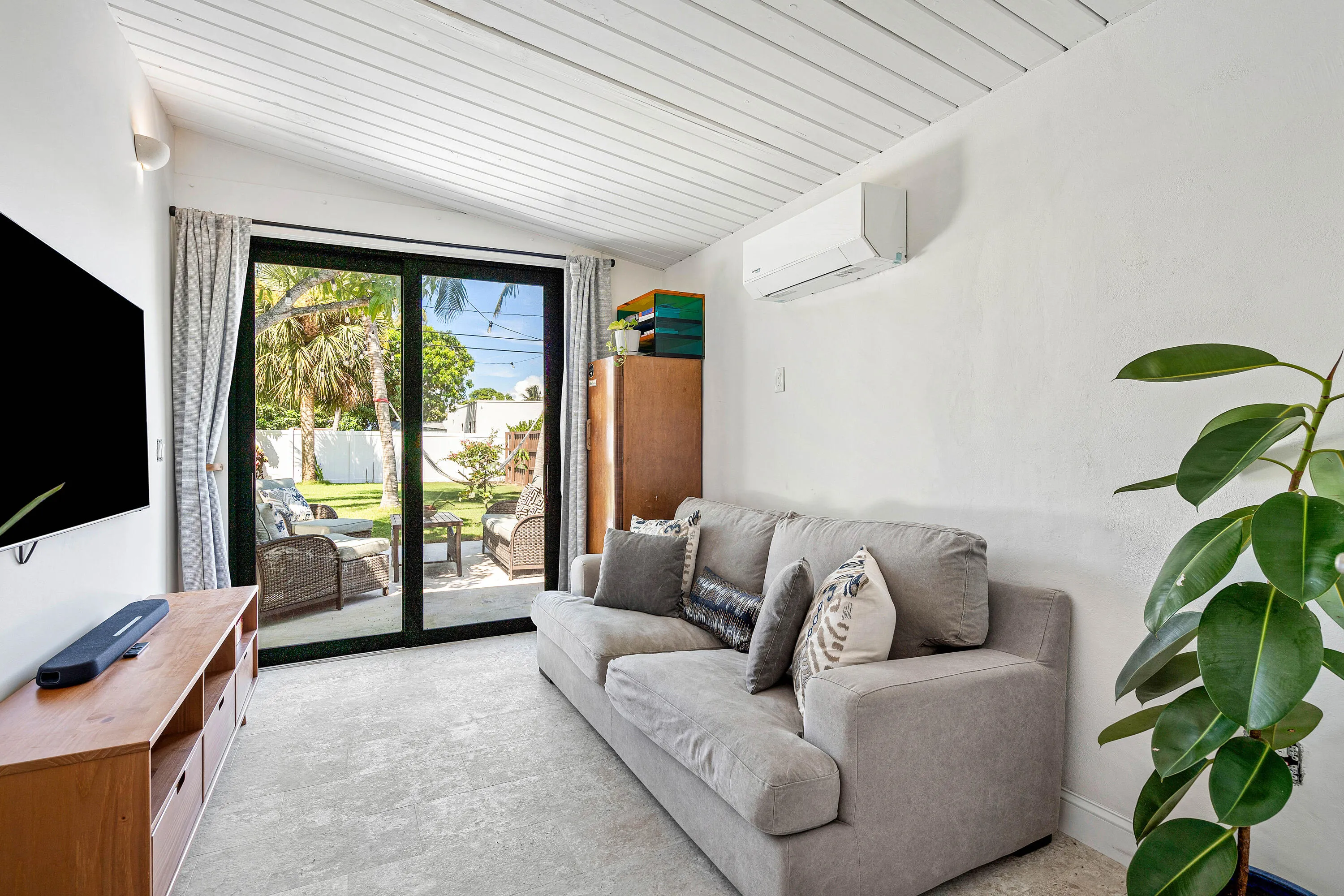 014-363GlouchesterStreet-BocaRaton-FL-33
