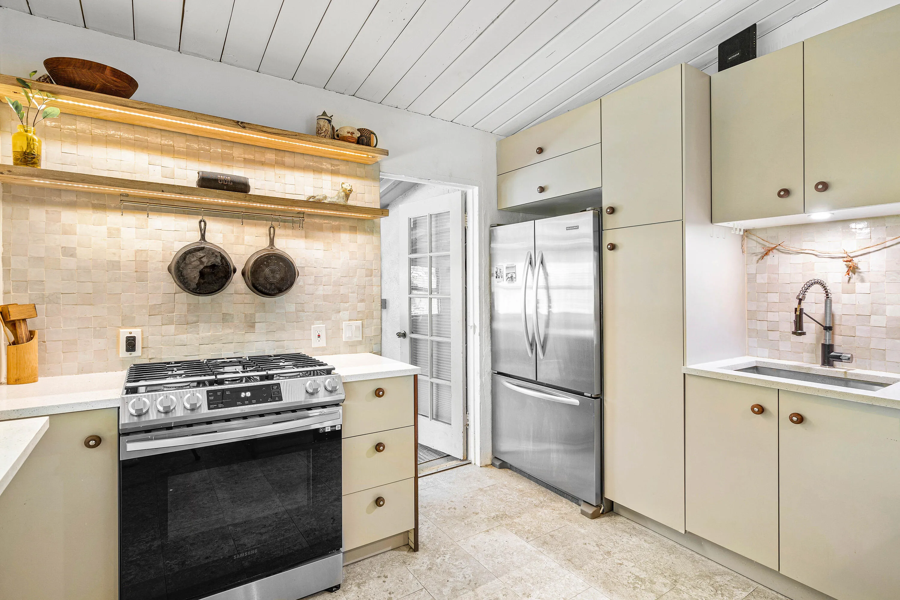 012-363GlouchesterStreet-BocaRaton-FL-33