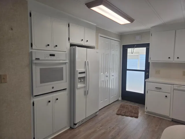kitchen white