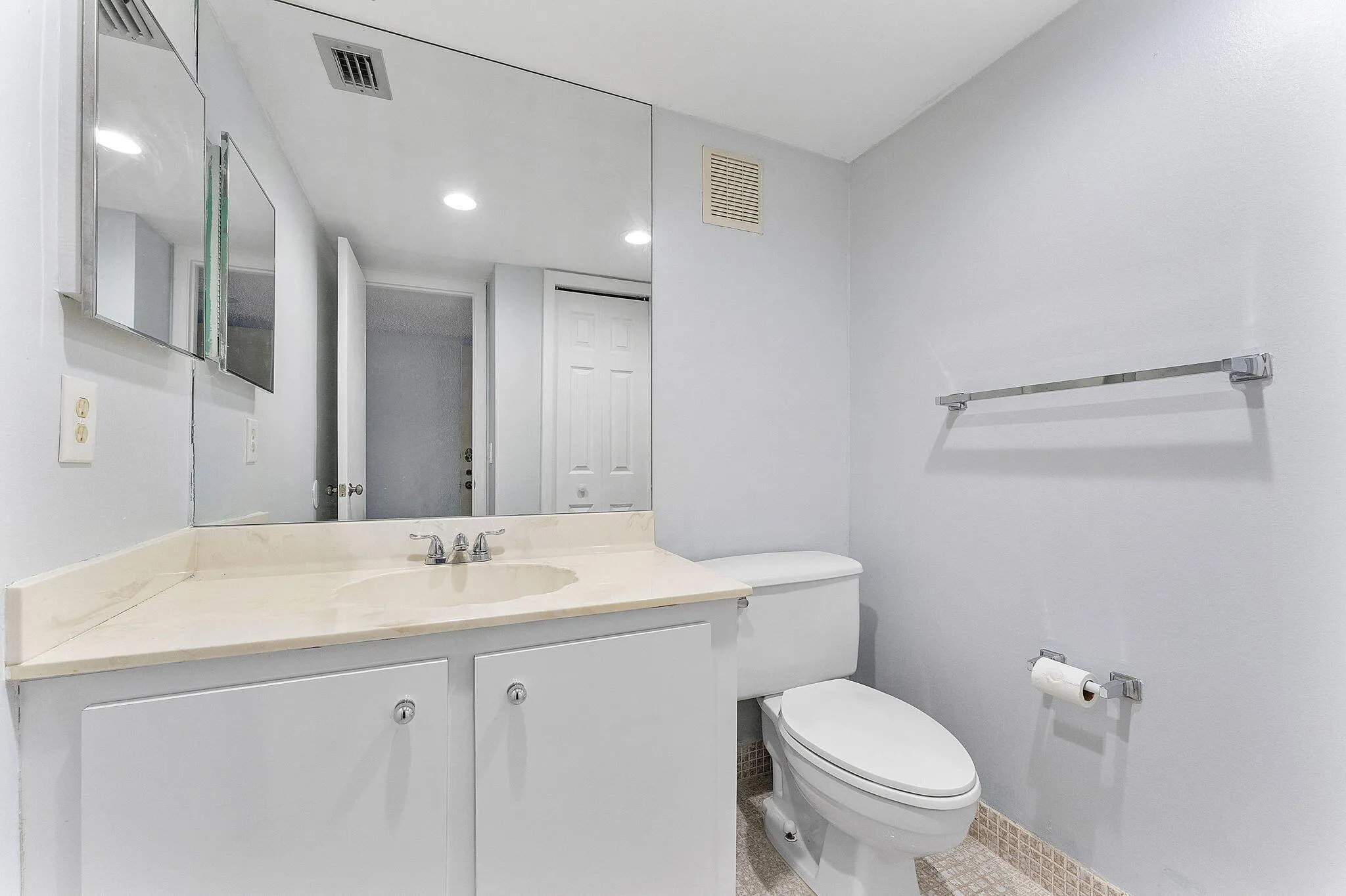 Half Bathroom/ Powder room
