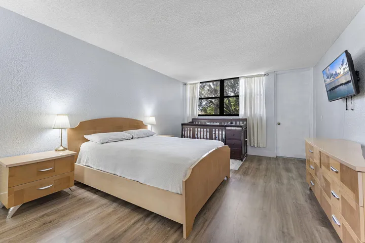 Primary bedroom has Balcony access
