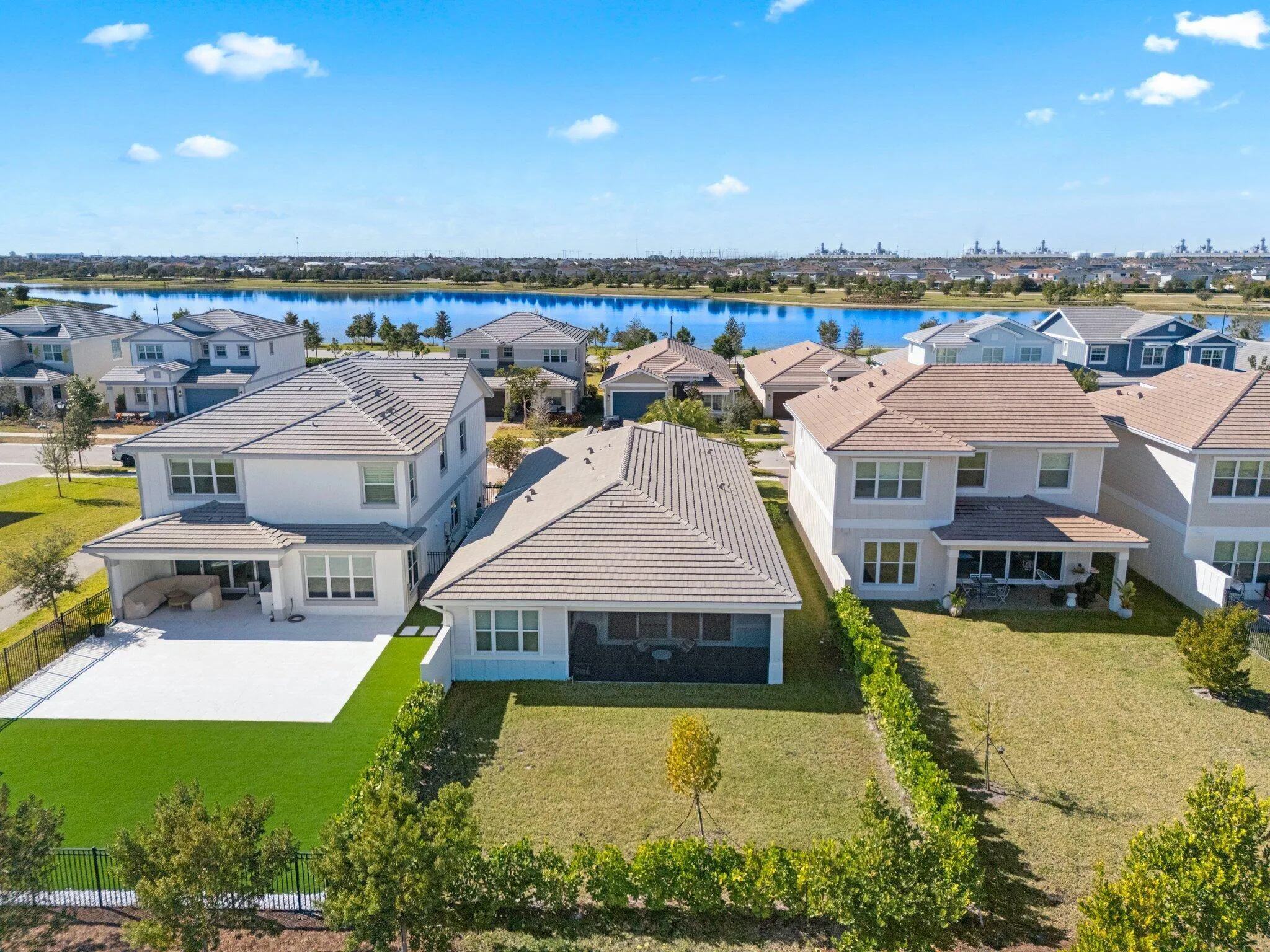 19545 Broad Shore Walk - 61.jpg-SMALL