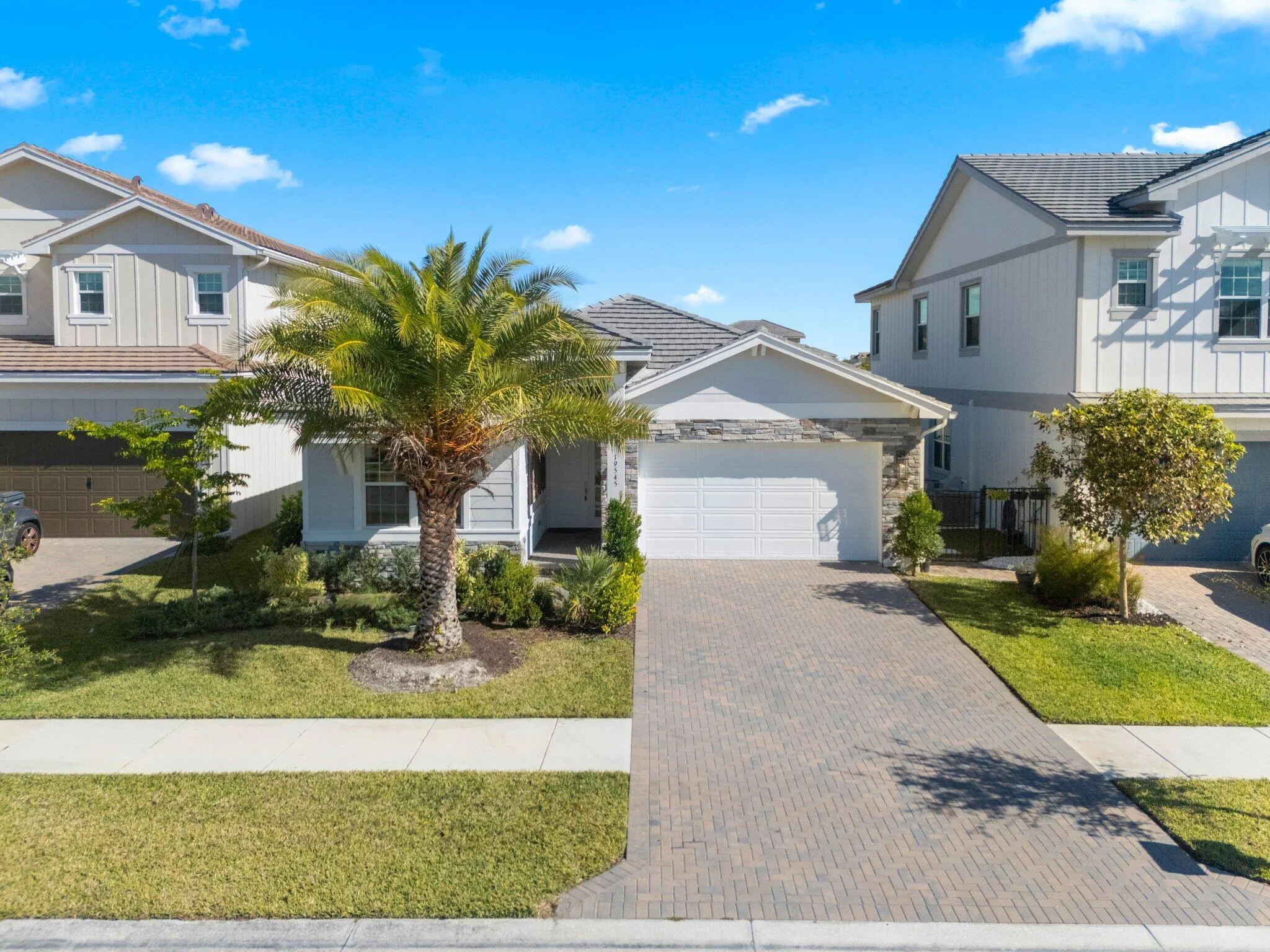 19545 Broad Shore Walk - 1.jpg-SMALL