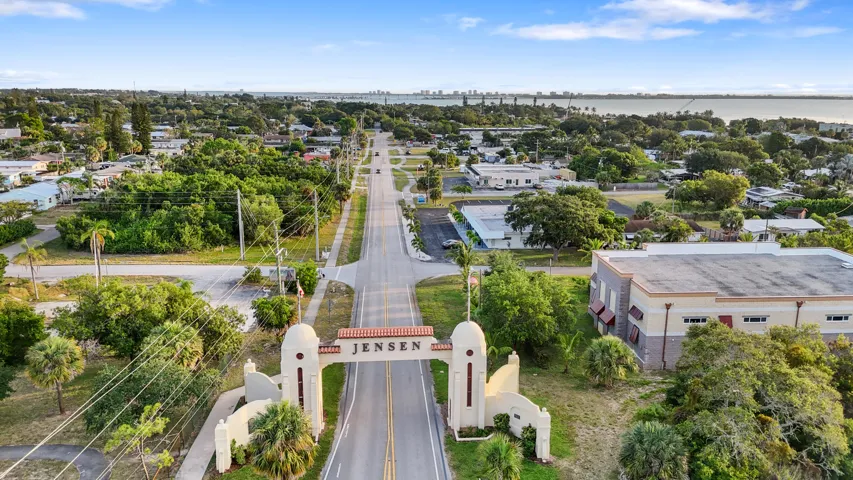 53_jsb stock - jensen beach arch 01
