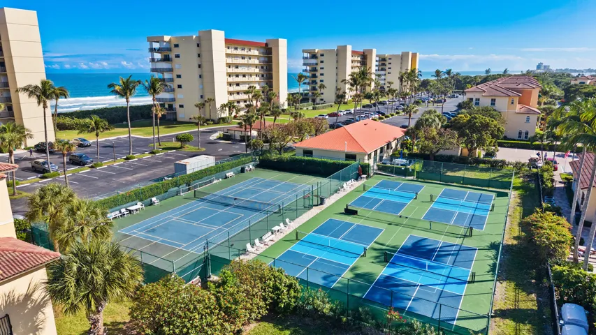 49_sand dollar shores - sport courts