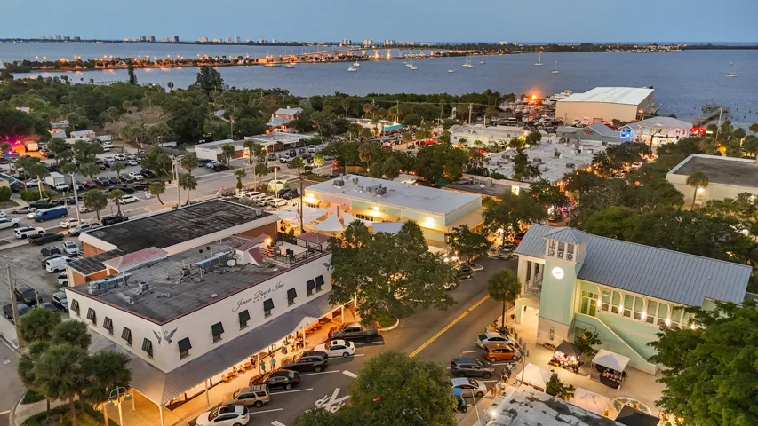 54_jsb stock - jensen beach inn & town h