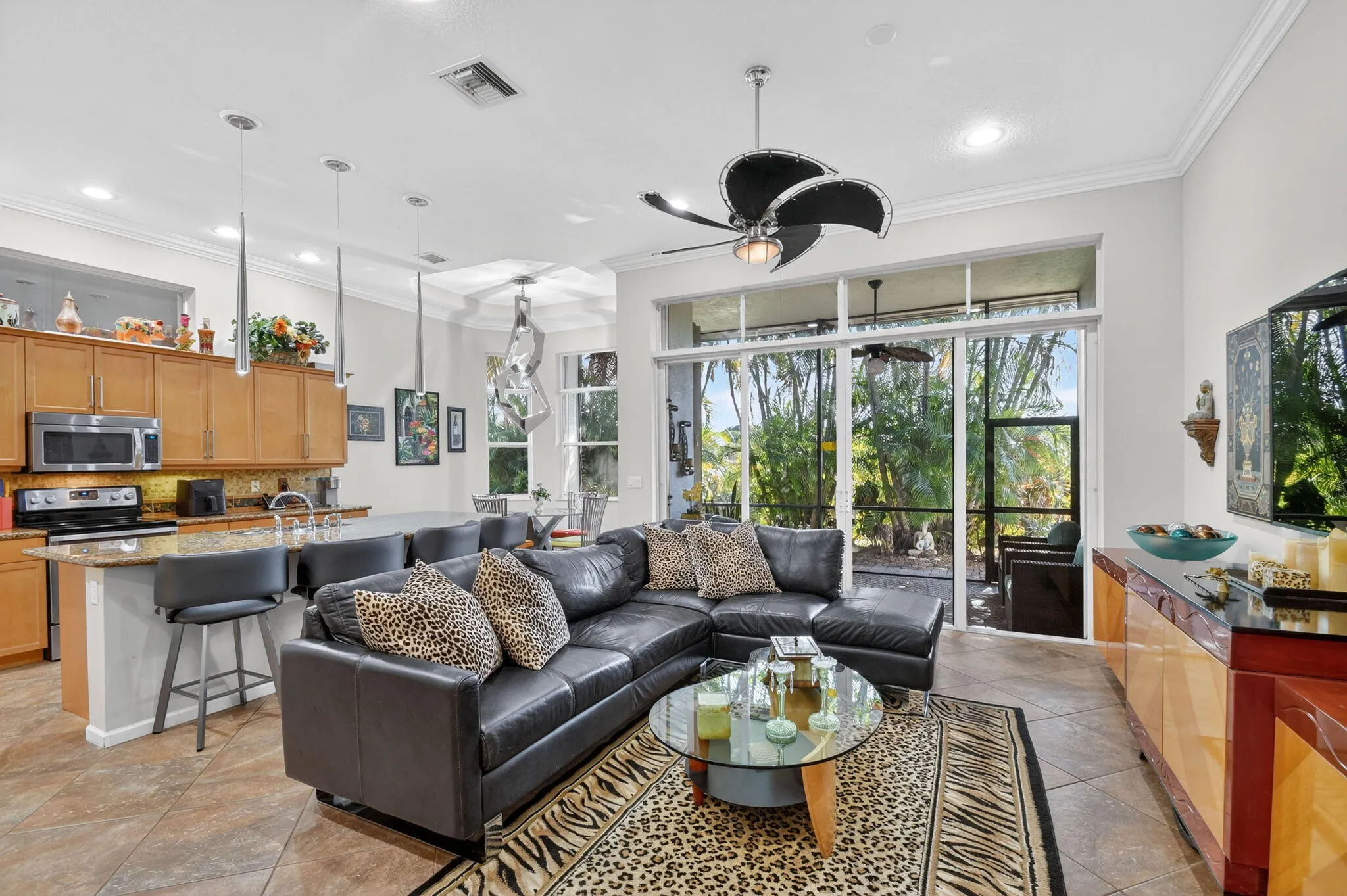 As you enter, the area is inviting with a tropical feel