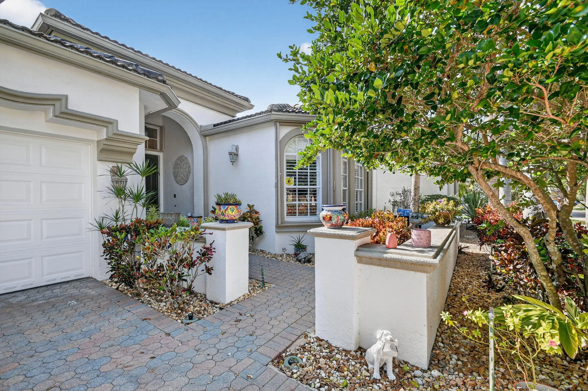 Single Family with 2364 SF under AC. HOA covers the Landscaping maintence of garden and swale trees and irrigation system is drawn from lakes for all of all common owner and private owned lots. plus more!