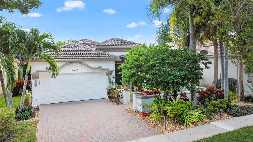 Beautiful, serene and great Wellington location