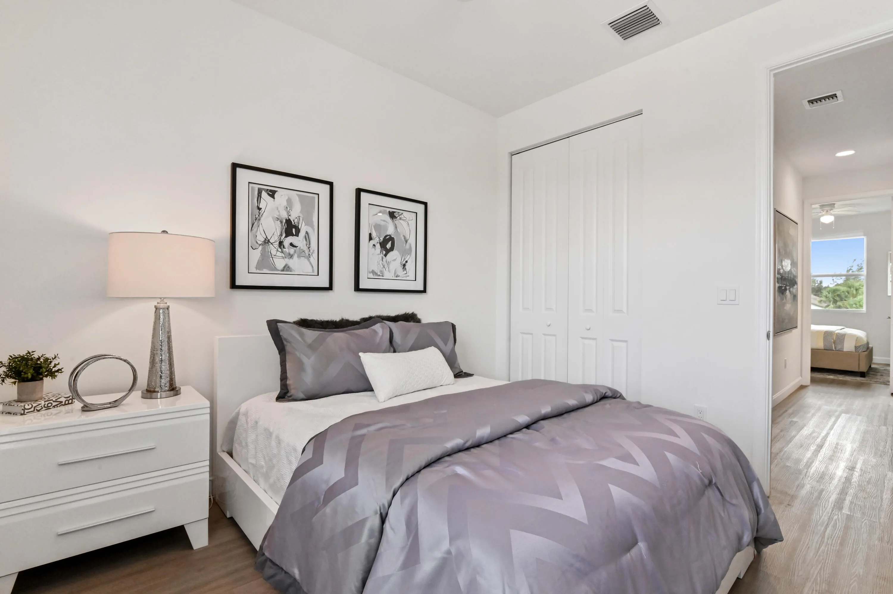 30 Bedroom 02