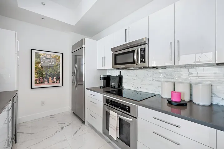 Completely renovated kitchen
