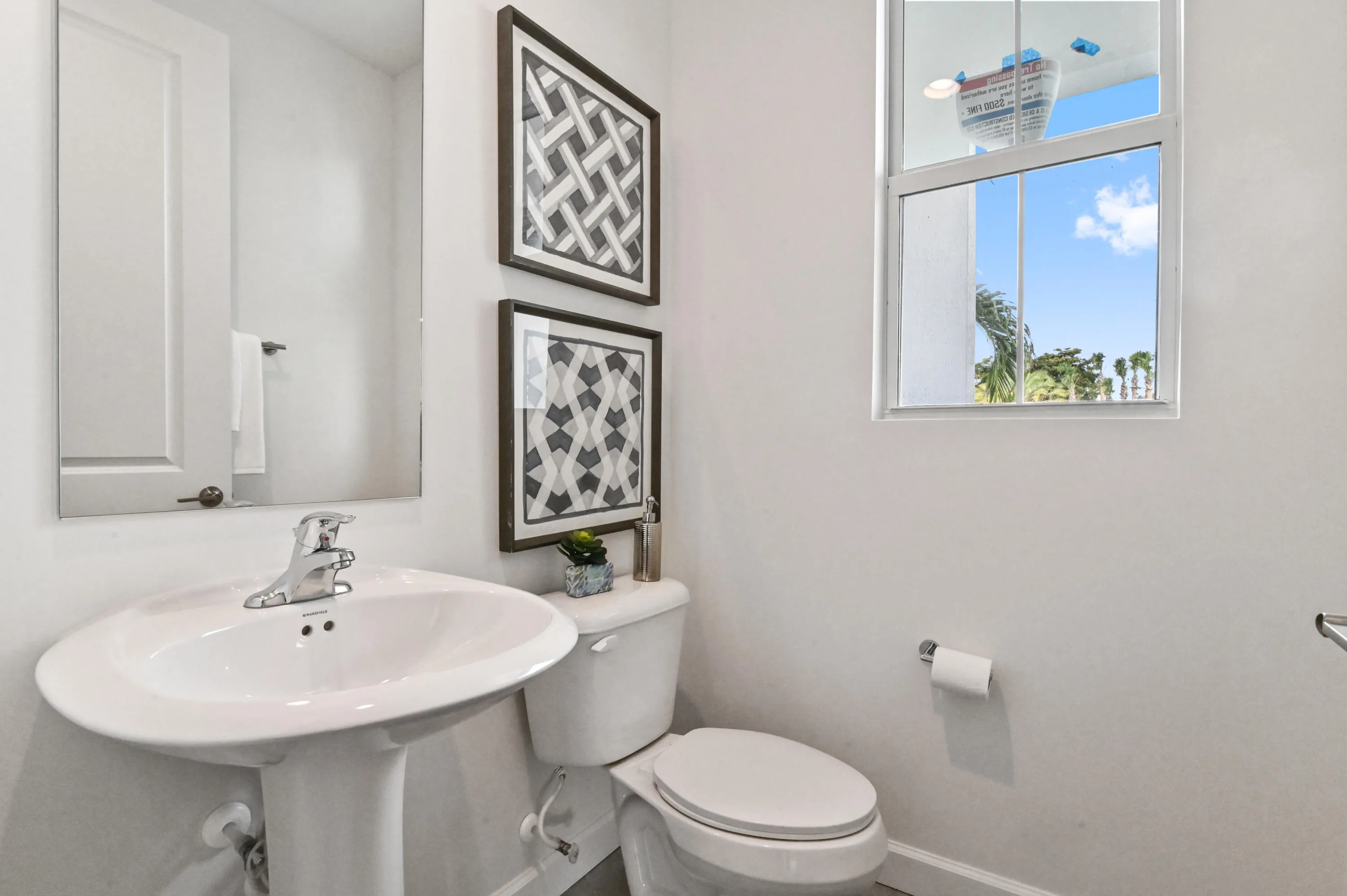 24 Bathroom 01