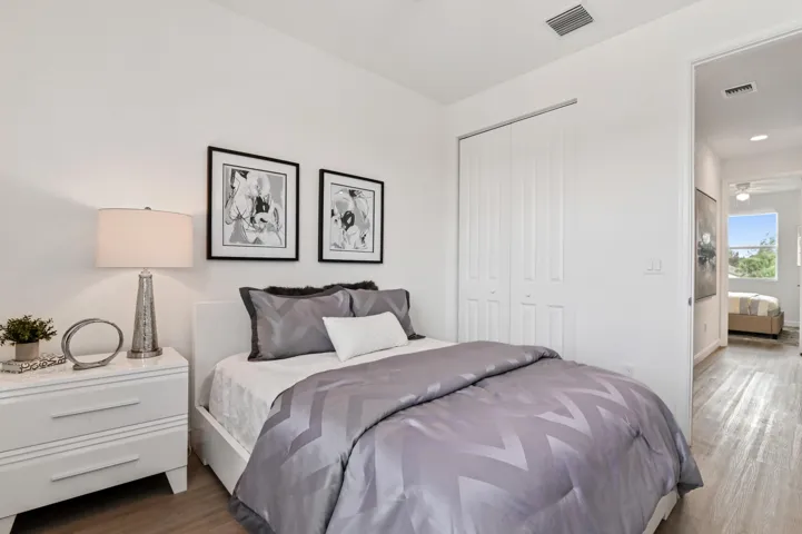 30 Bedroom 02